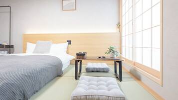 Chambre Confort, balcon, vue ville | Surmatelas, Wi-Fi gratuit, draps fournis