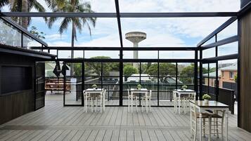 Tempat makan outdoor