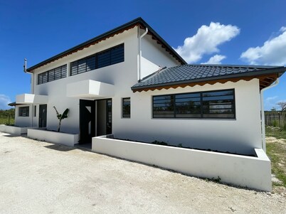 Beautiful new villa with pool 5 minutes from the sea