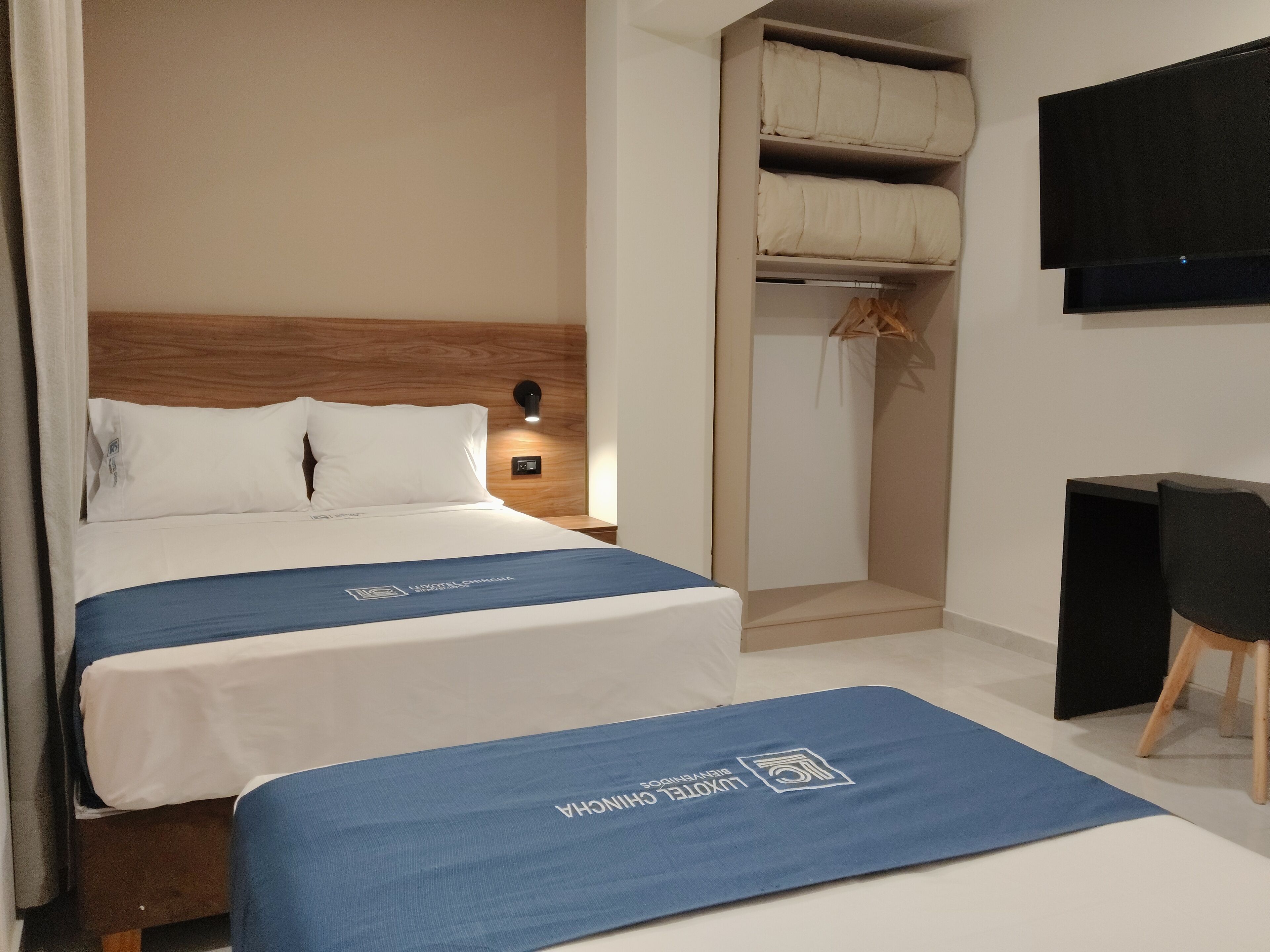 Comfort Double Room | Desk, laptop workspace, blackout curtains, free WiFi