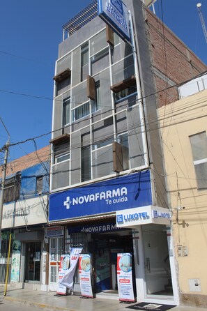 Fachada de la propiedad