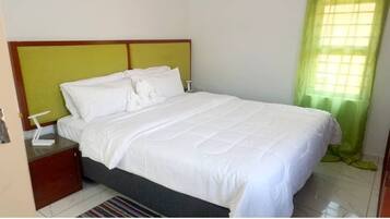 Laptop workspace, iron/ironing board, free WiFi