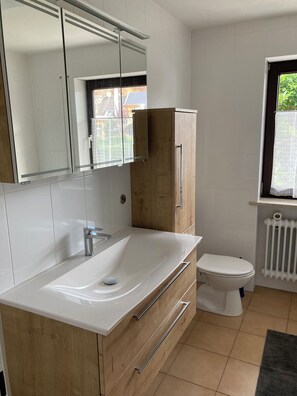 Douche, serviettes fournies
