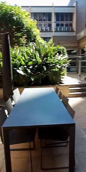 Apartment, 2 Bedrooms, City View | Outdoor dining