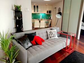 Apartment, 2 Bedrooms, City View | Living room