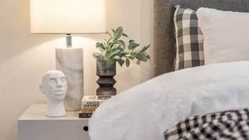 Desk, WiFi, bed sheets