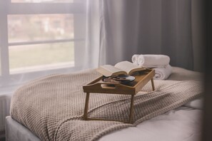 1 habitación, escritorio, tabla de planchar con plancha y wifi 