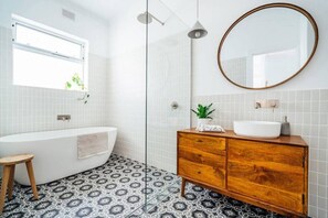 Hair dryer, towels - Salt at Arlo`s - Cosy Comfort near Glenelg Beach (Glenelg South)