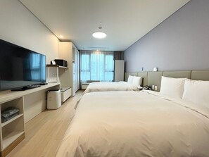 家庭雙床房, 城市景觀 | 客房內保險箱、筆電工作空間、隔音、熨斗/熨衣板