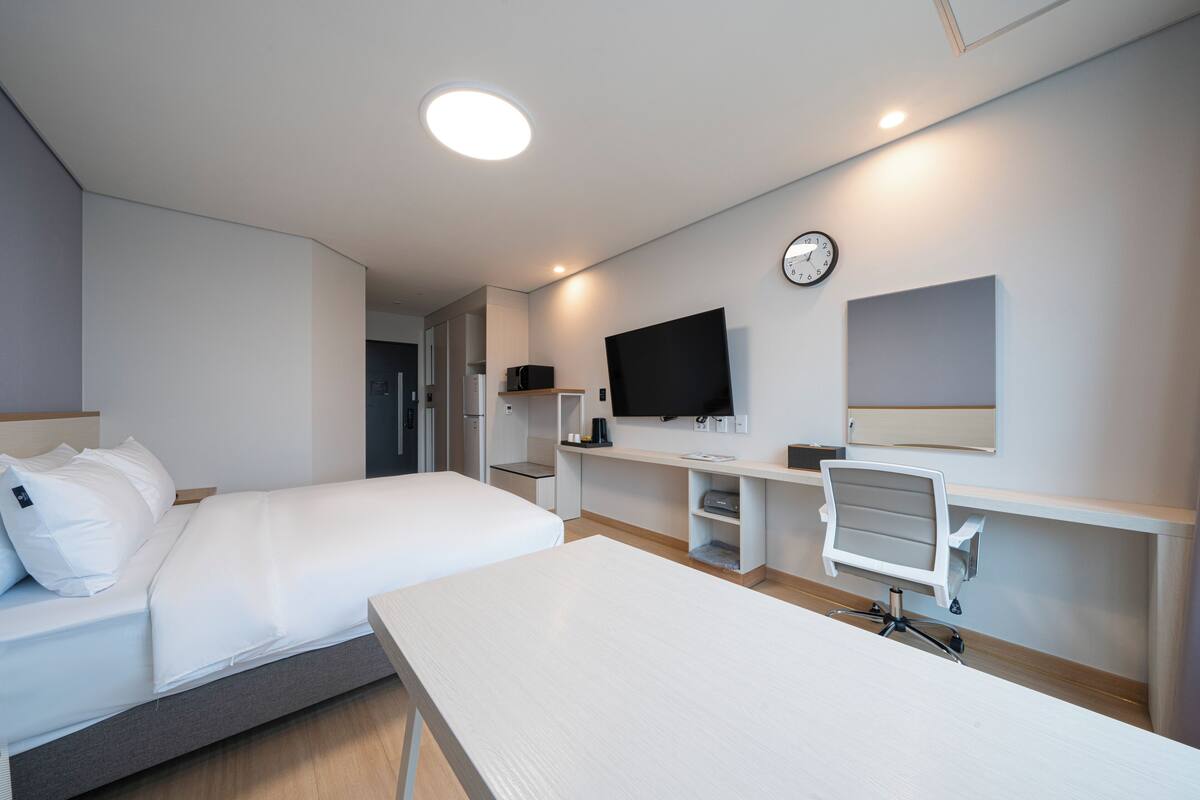 Standard Double Room, City View | In-room safe, laptop workspace, soundproofing, iron/ironing board