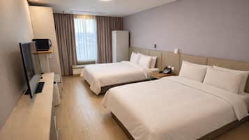 Family Room, 2 Double Beds, Non Smoking, Refrigerator & Microwave