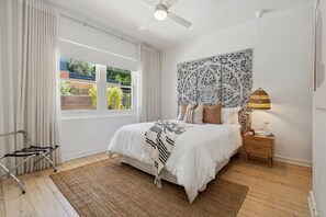 2 bedrooms, iron/ironing board, WiFi, bed sheets - Seed at Arlo`s—A Serene Coastal Hideaway (Glenelg South)