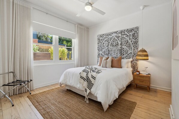 2 bedrooms, iron/ironing board, WiFi, bed sheets