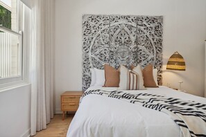 2 bedrooms, iron/ironing board, WiFi, bed sheets