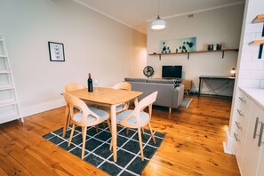 Interior - Stone Rosewater - Laid-back Coastal Cottage for Two (Rosewater)