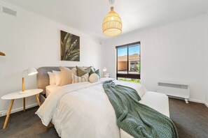2 chambres, fer et planche à repasser, Wi-Fi, draps fournis