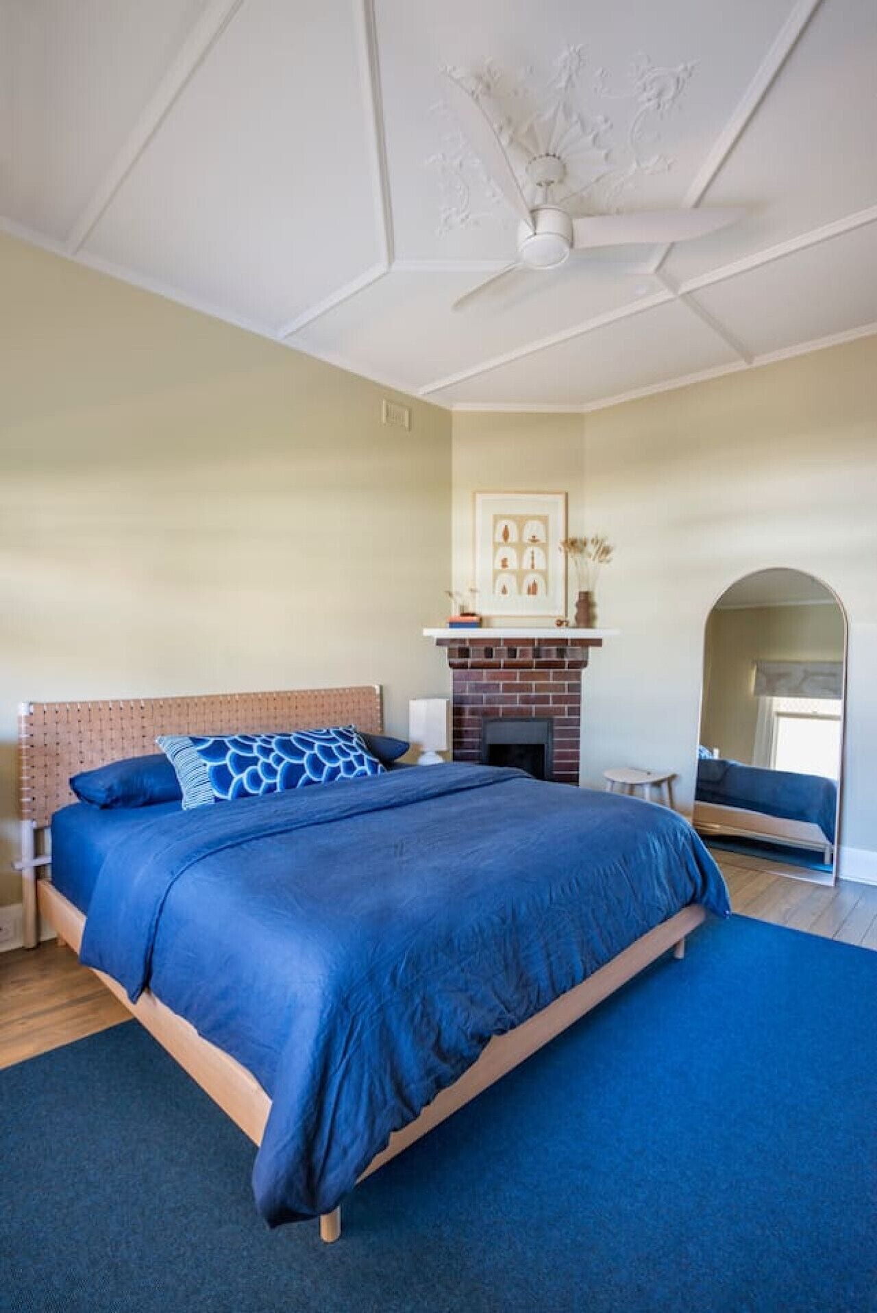 2 bedrooms, desk, iron/ironing board, WiFi