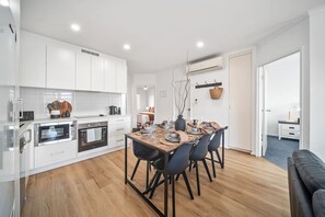 Fridge, microwave, oven, stovetop - In The Midst on Melbourne - Walk to Cafés & Dining (North Adelaide)