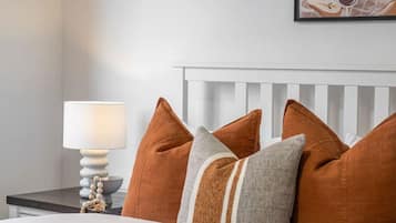 3 slaapkamers, een bureau, een strijkplank/strijkijzer, wifi