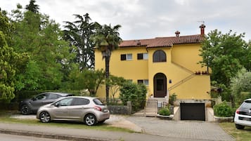 Apartment (Two Bedroom Apartment with Terrace) | Exterior
