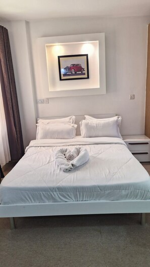 Iron/ironing board, WiFi