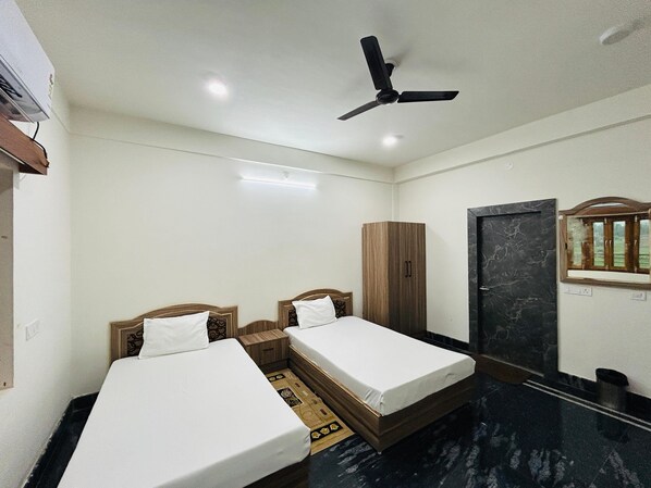 Double or Twin Room, 2 Katil Bujang (Single), Balcony, City View
