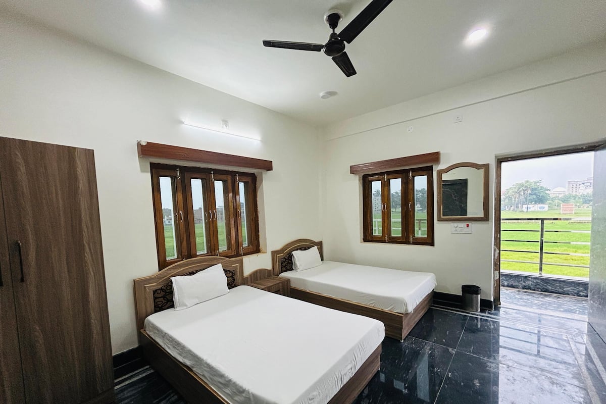 Chambre Double ou avec lits jumeaux, 2 lits une place, balcon, vue ville | Vue depuis le balcon