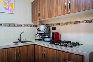 Apartment, 2 Bedrooms, Balcony, Mountain View | Bahagian dalam