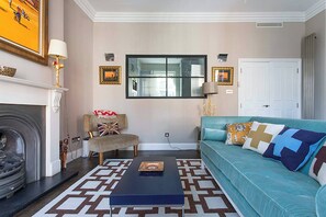 独立别墅, 2 间卧室 | 客厅 | 书