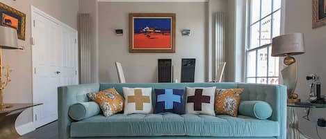 House, 2 Bedrooms | Living room