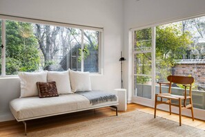 TV - Cairo Flats - Heritage Stay (Fitzroy)