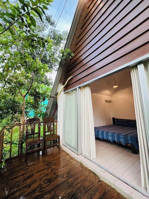 Superior Cottage, Mountain View | Bathroom | Free toiletries, towels, soap, shampoo