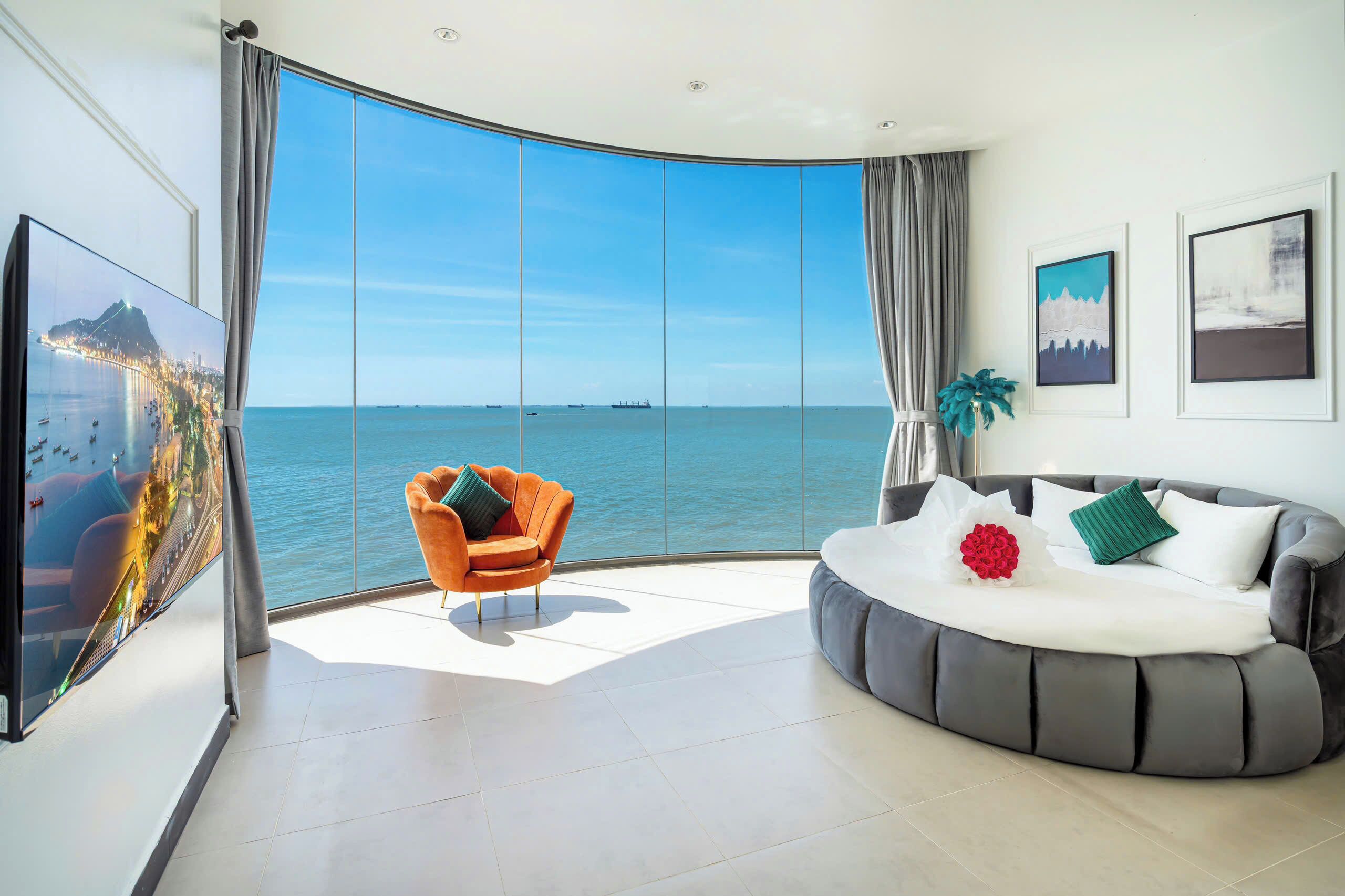 Luxury Villa, 4 Bedrooms, Ocean View, Beachfront | Egyptian cotton sheets, premium bedding, down duvets, memory-foam beds