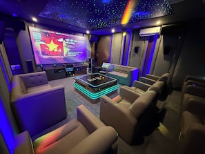 Karaoke room - Hoang Thien Homestay & Sport (Bao Loc)