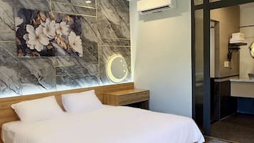 Hypo-allergenic bedding, memory-foam beds, minibar