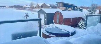 Lake Front 4 Bedroom Home with Hot Tub & Sauna