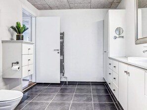 Ferienhaus | Badezimmer