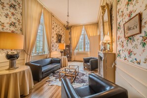 Family House, Park View, Garden Area | Living area - Holiday Home Château de Boucéel Mont Saint Michel (Saint-James)