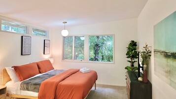 4 bedrooms, iron/ironing board, travel cot, free WiFi