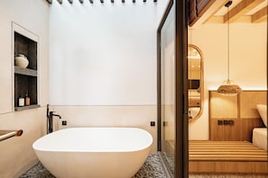 Luxury Villa | Bathroom | Rainfall showerhead, hair dryer, bidet, towels