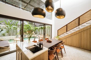 Luxury Villa | Private kitchen | Fridge, stovetop, coffee/tea maker, cookware/dishes/utensils