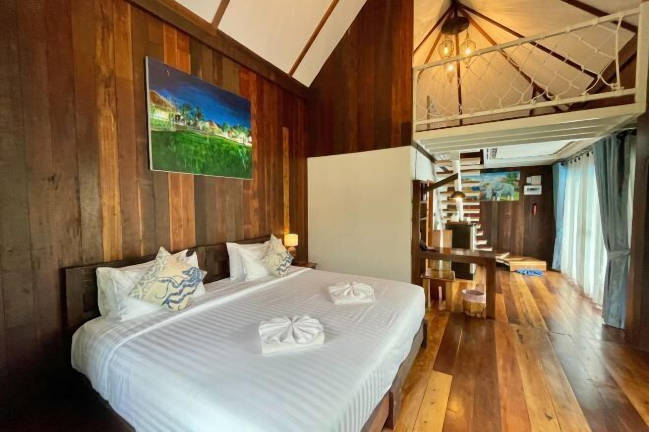 Laptop workspace, free WiFi, bed sheets