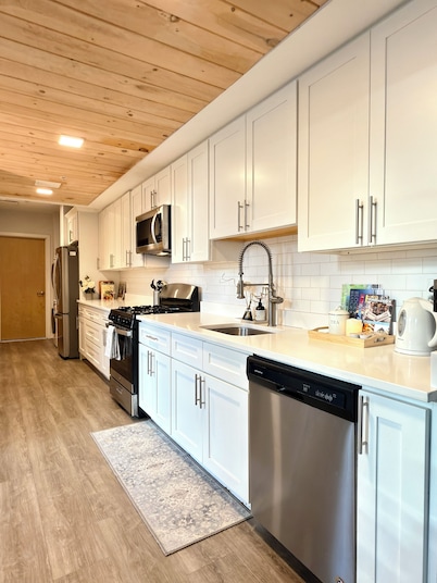 Family-Friendly 2BR/2BA Near Brown & RISD in Downtown Providence