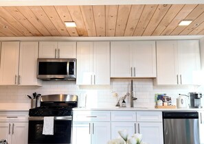 Fridge, microwave, oven, stovetop - Family-Friendly 2BR/2BA Near Brown & RISD in Downtown Providence (Providence)