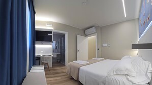Superior Double Room, Non Smoking | Desk, laptop workspace, WiFi (free) - Vespucci Guest House (Pescara)