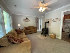 Fernseher, Kamin, Arbeitsbereiche