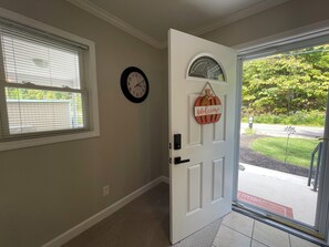 Interior - Great location! Creekside Home near Mountain City, Laurel Bloomery, Damascus (Mountain City)