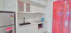 Fridge, stovetop, cookware/dishes/utensils