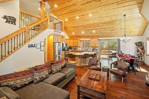TV, fireplace, video games - Open Concept Cabin! Air Hockey! Fully Fenced Backyard! Deck! (Big Bear Lake)