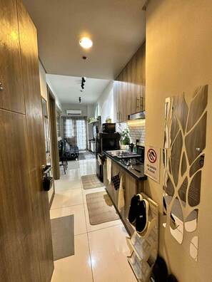 Family Condo, 1 Bedroom, Balcony, Garden Area | Private kitchenette